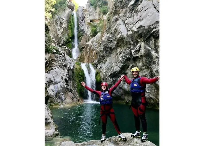 Blizina Mora Ii Modern Retreat